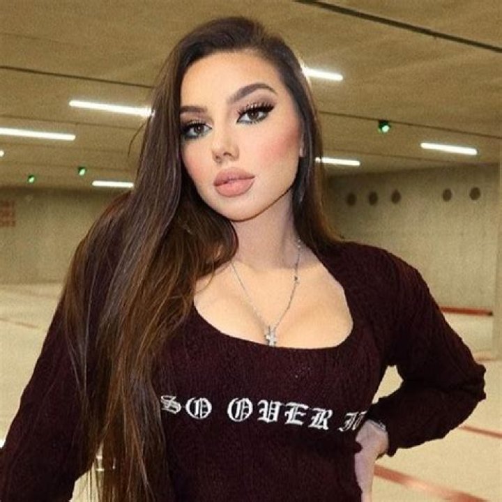 Rashel Kolaneci [Model] Wiki, Height, Weight, Boyfriend & More